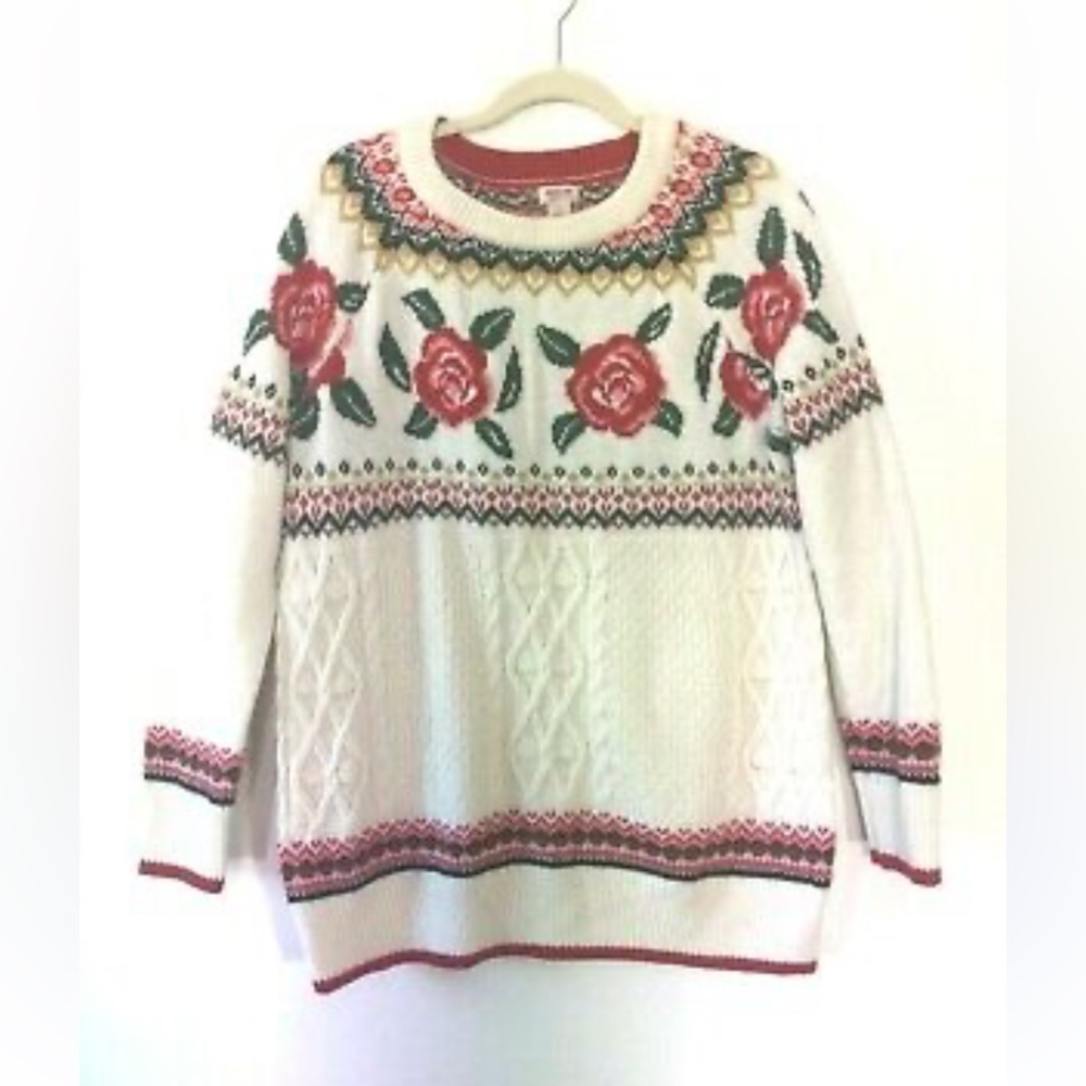 Mossimo floral sweater size medium
